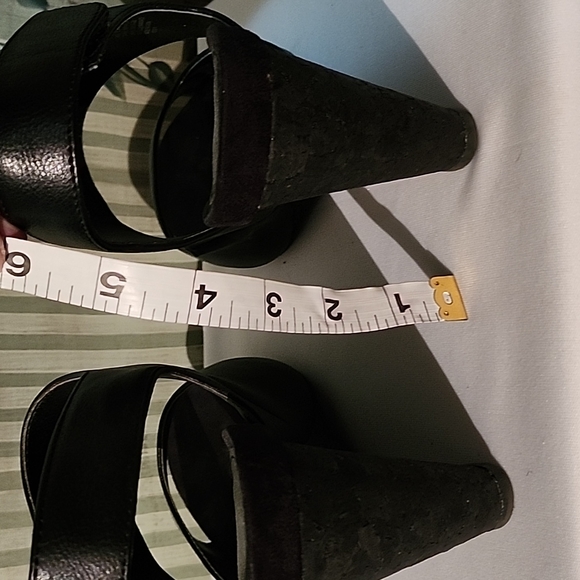 Women's GUC Black Wedge Sandals size 8 M - Picture 3 of 7